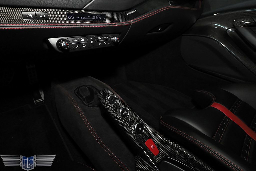 Used 2020 Ferrari F8 Tributo image 34