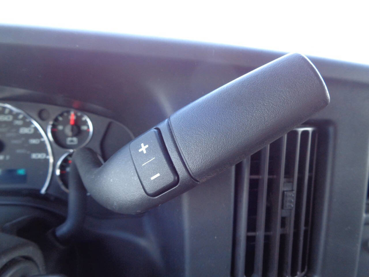 Used 2018 Chevrolet Express 3500 LS image 47