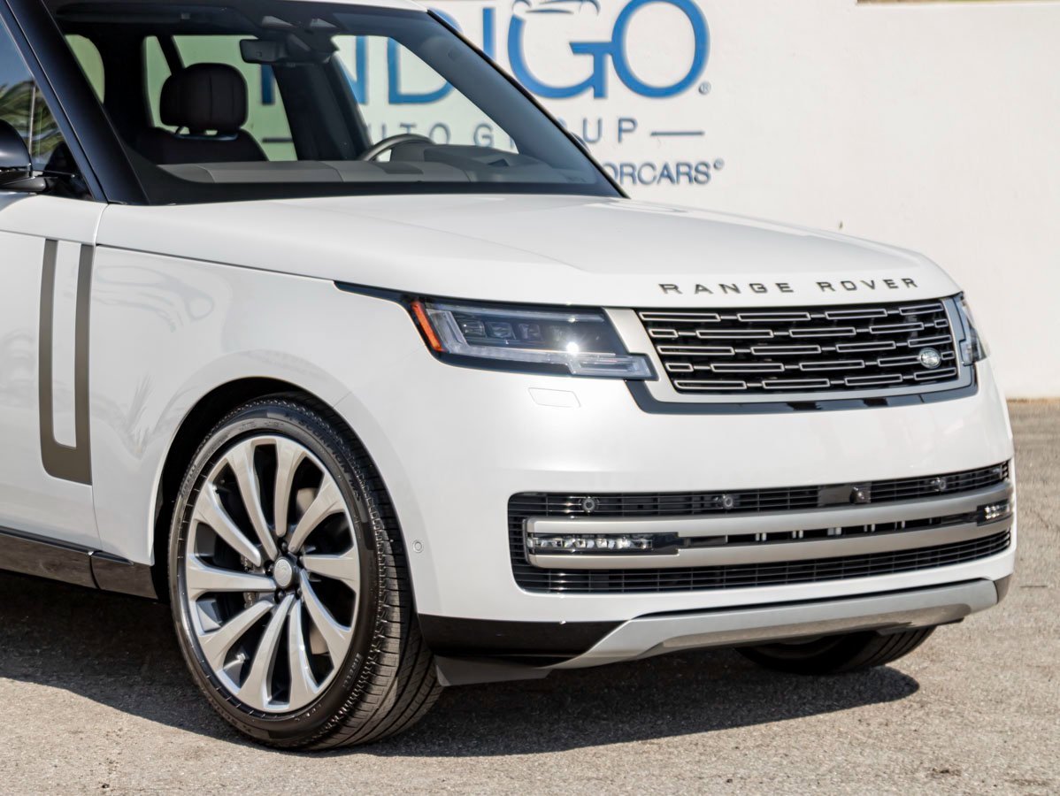 New 2025 Land Rover Range Rover SE image 5