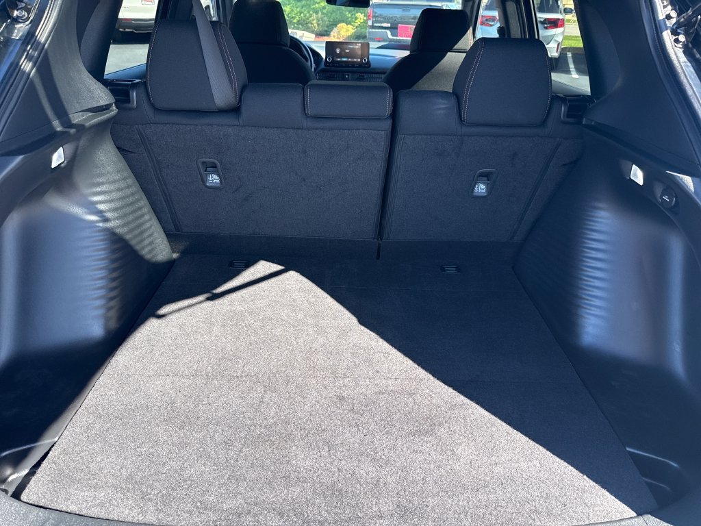 Certified 2025 Honda HR-V Sport image 40