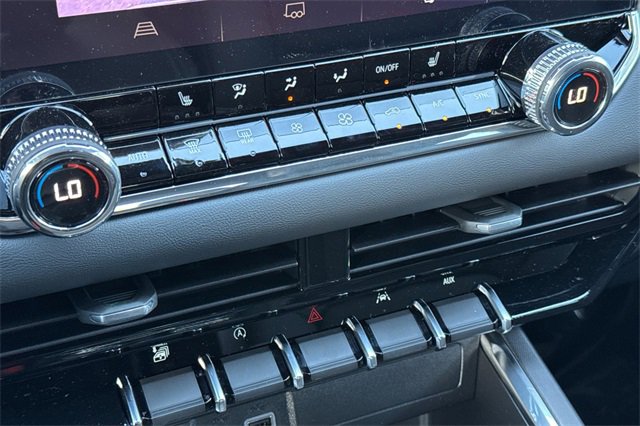 New 2025 GMC Canyon Elevation w/ Convenience Package image 23