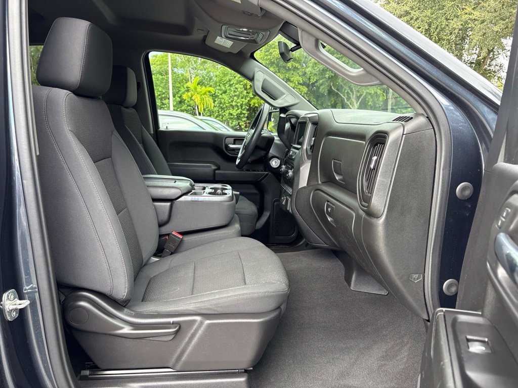 Used 2020 Chevrolet Silverado 1500 Custom w/ Custom Value Package RWD image 12
