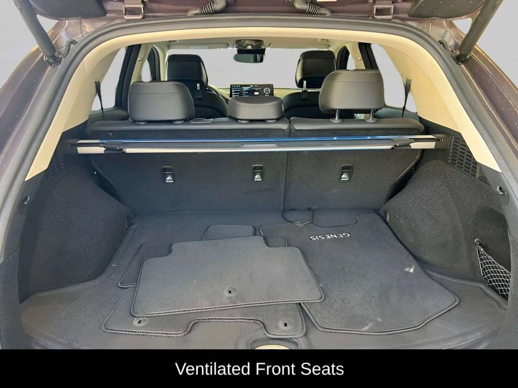 Used 2023 Genesis GV70 2.5T w/ Select Package image 15