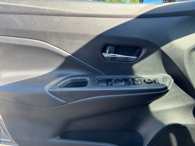 Used 2025 Nissan Versa SV FWD image 12