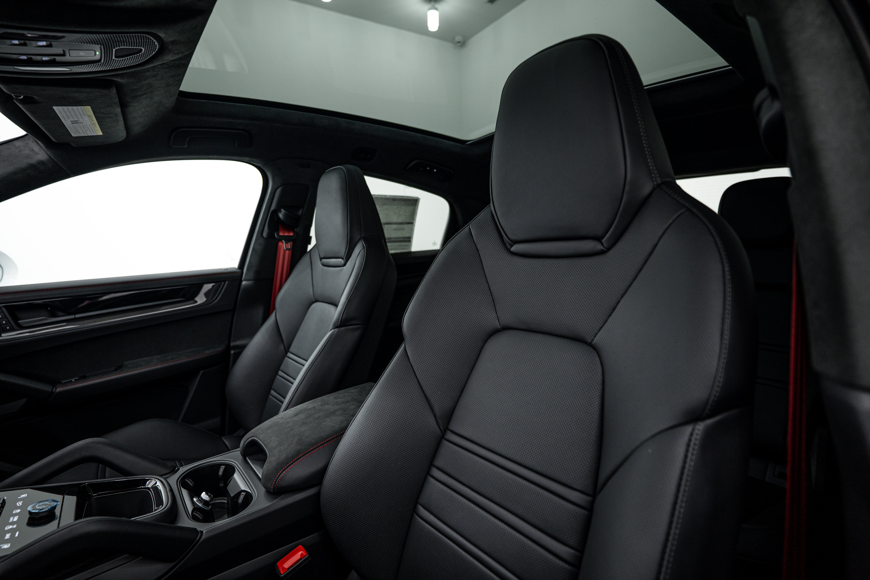 New 2026 Porsche Cayenne GTS AWD/4WD image 23