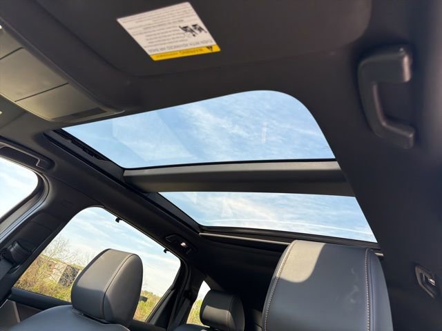 Used 2025 MAZDA CX-70 Plug-In Hybrid w/ Premium Plus image 14