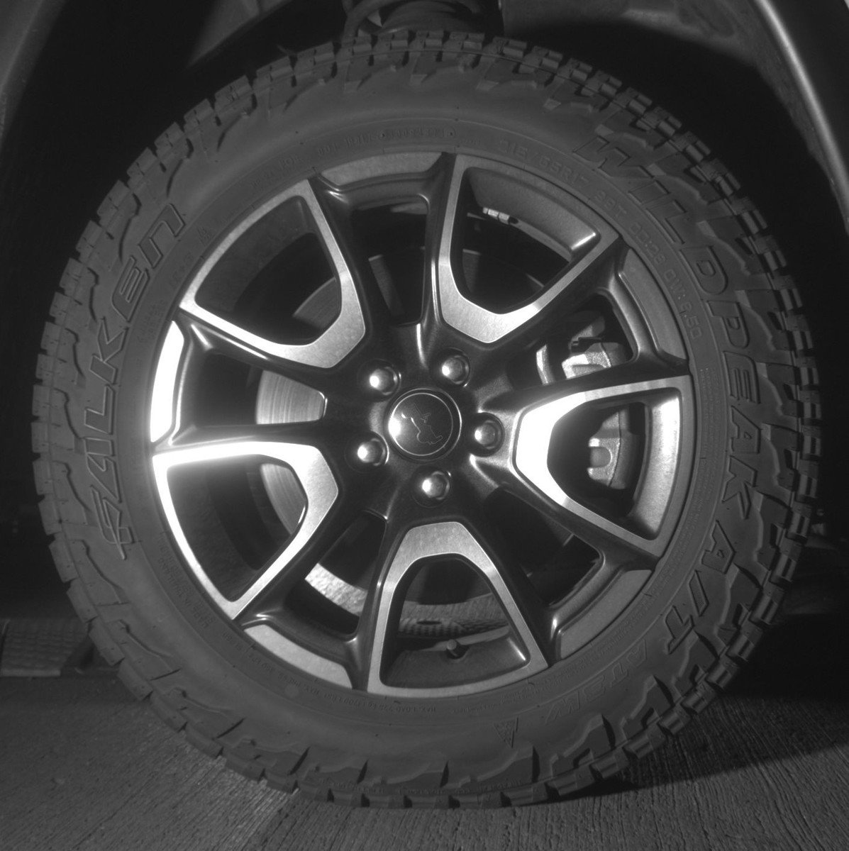 Used 2025 Jeep Compass Trailhawk image 13