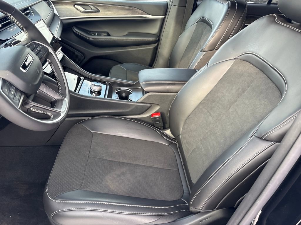 New 2026 Jeep Grand Cherokee Altitude image 18