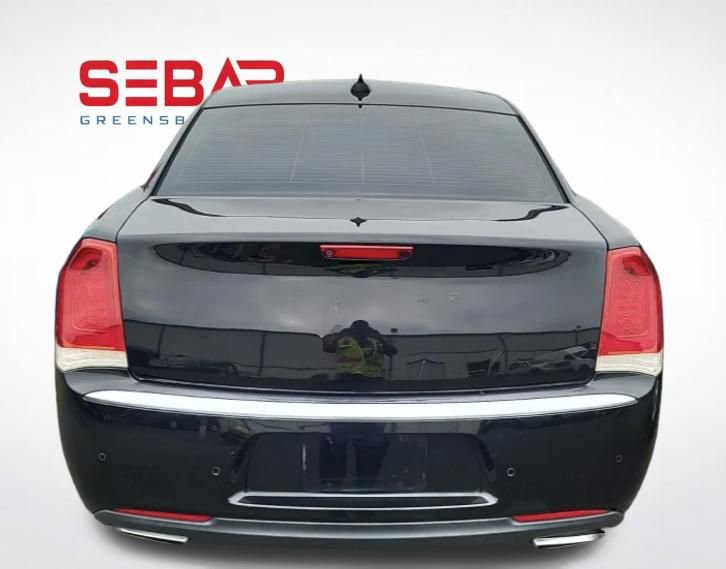 Used 2015 Chrysler 300 C Platinum w/ Harman/Kardon Audio Group RWD image 5
