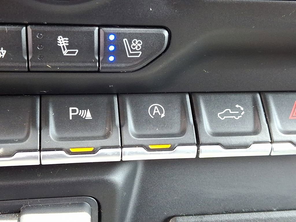 Used 2019 Chevrolet Silverado 1500 LTZ w/ LTZ Plus Package image 18