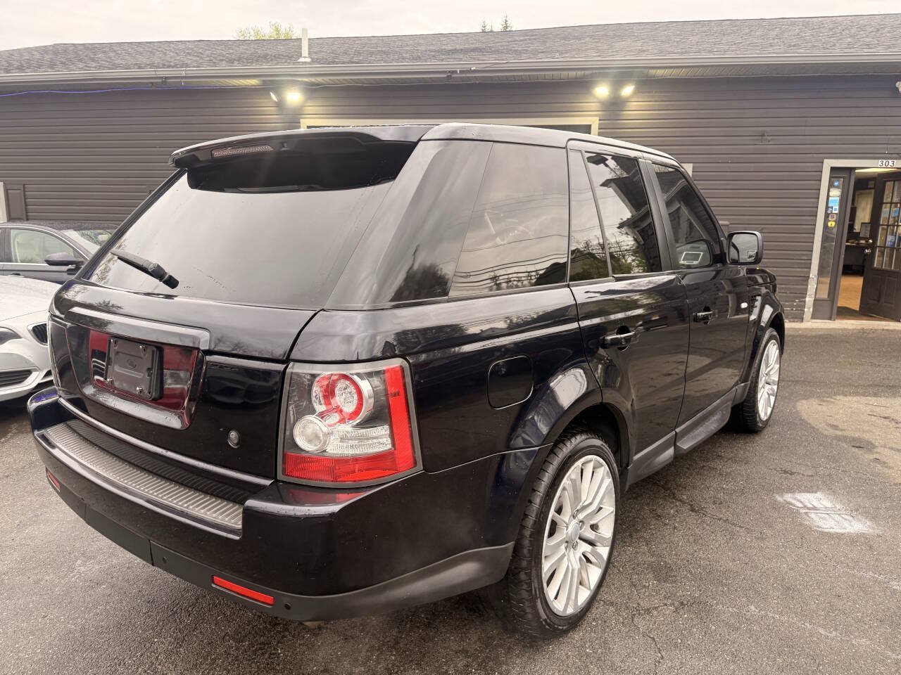Used 2010 Land Rover Range Rover Sport HSE AWD/4WD image 5