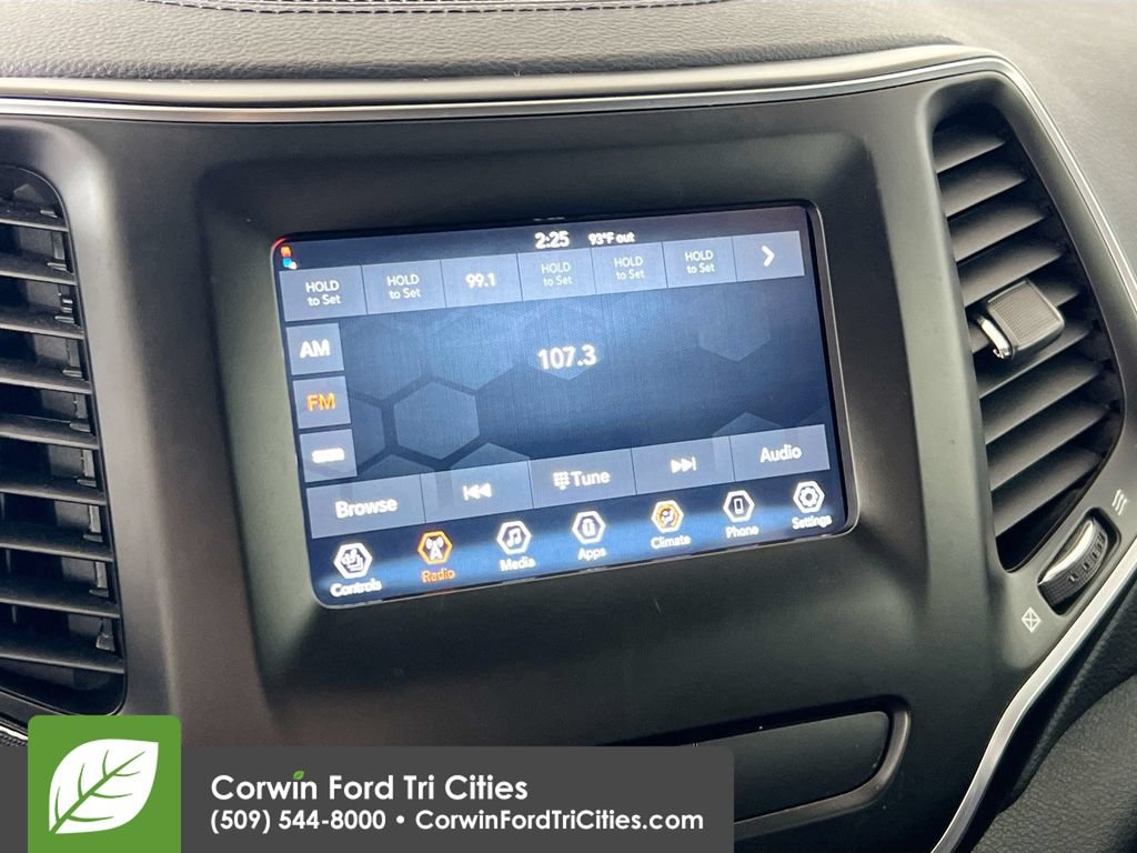 Used 2020 Jeep Cherokee Latitude Plus w/ Cold Weather Group AWD/4WD image 21