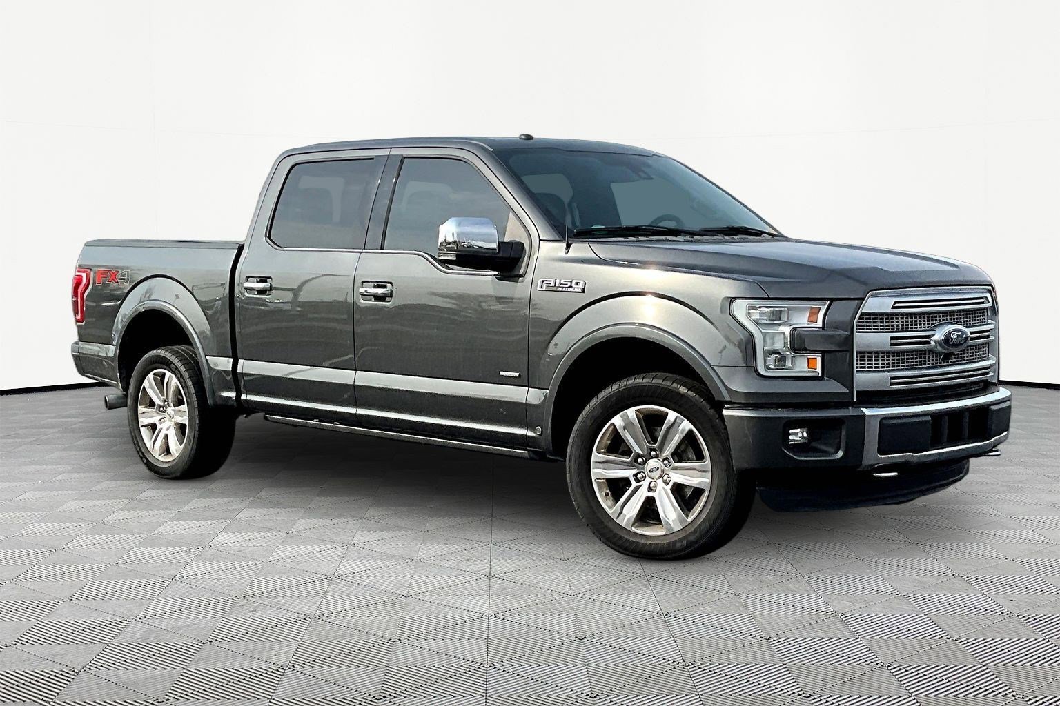 Used 2016 Ford F150 Platinum w/ Equipment Group 701A Luxury image 3