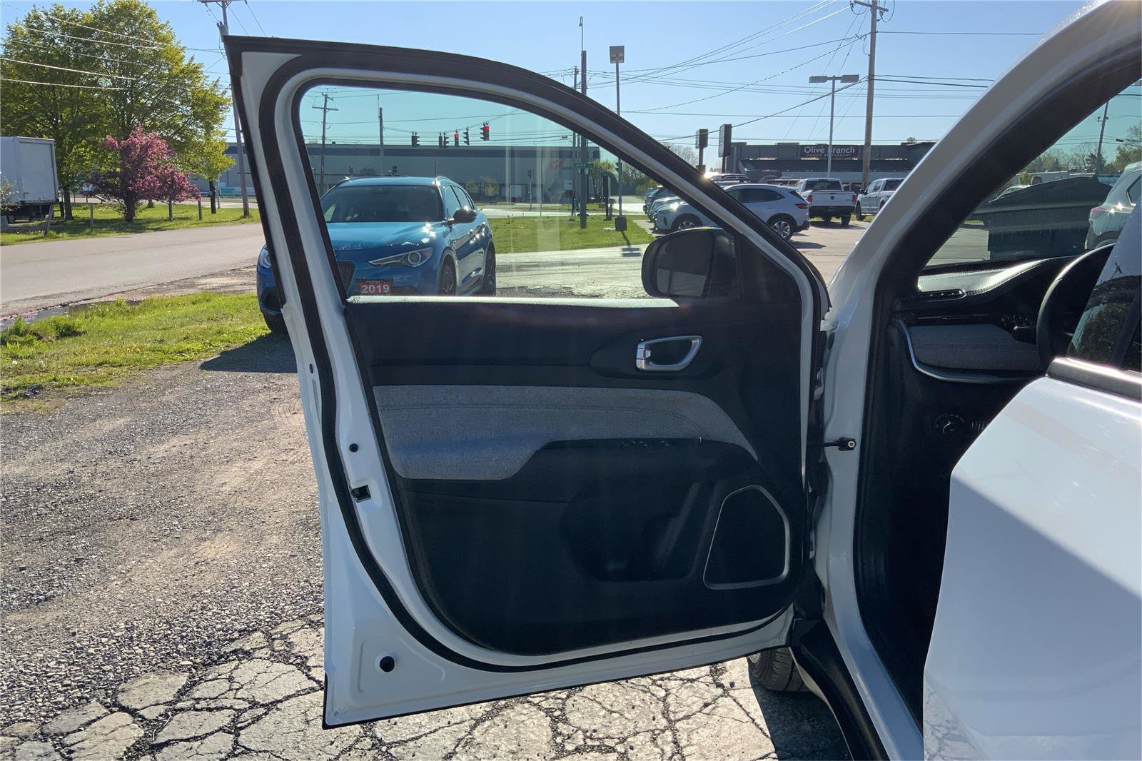 Used 2024 Jeep Compass Latitude AWD/4WD image 20
