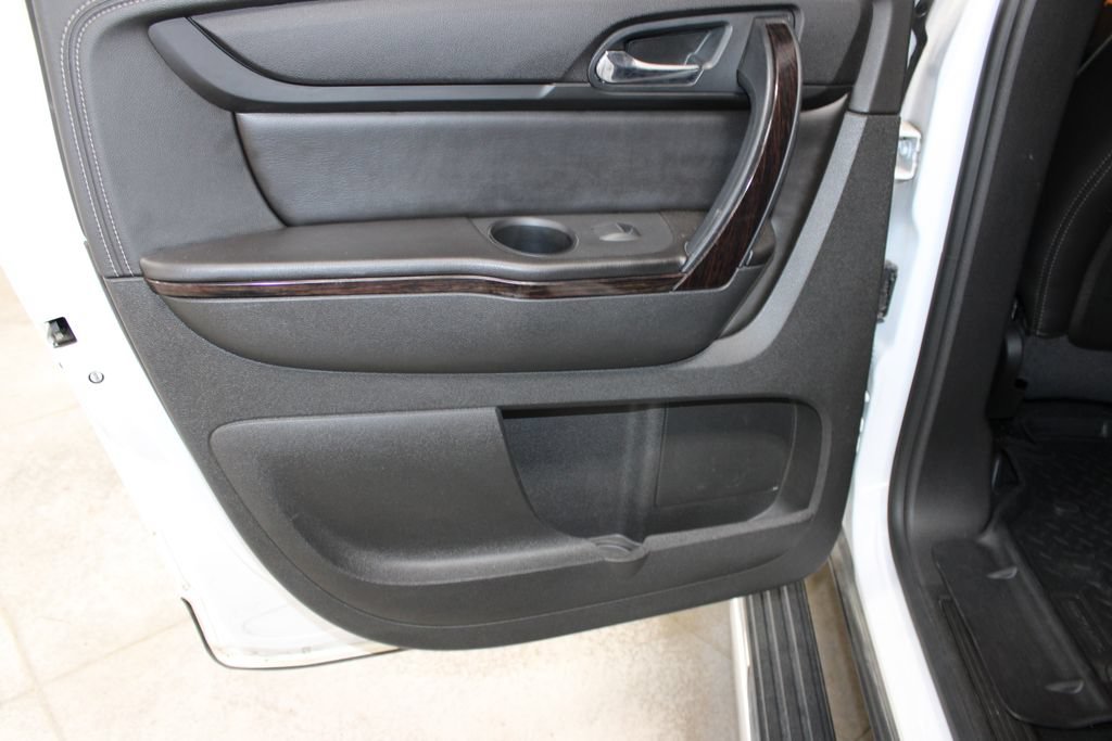 Used 2017 Chevrolet Traverse Premier FWD image 23