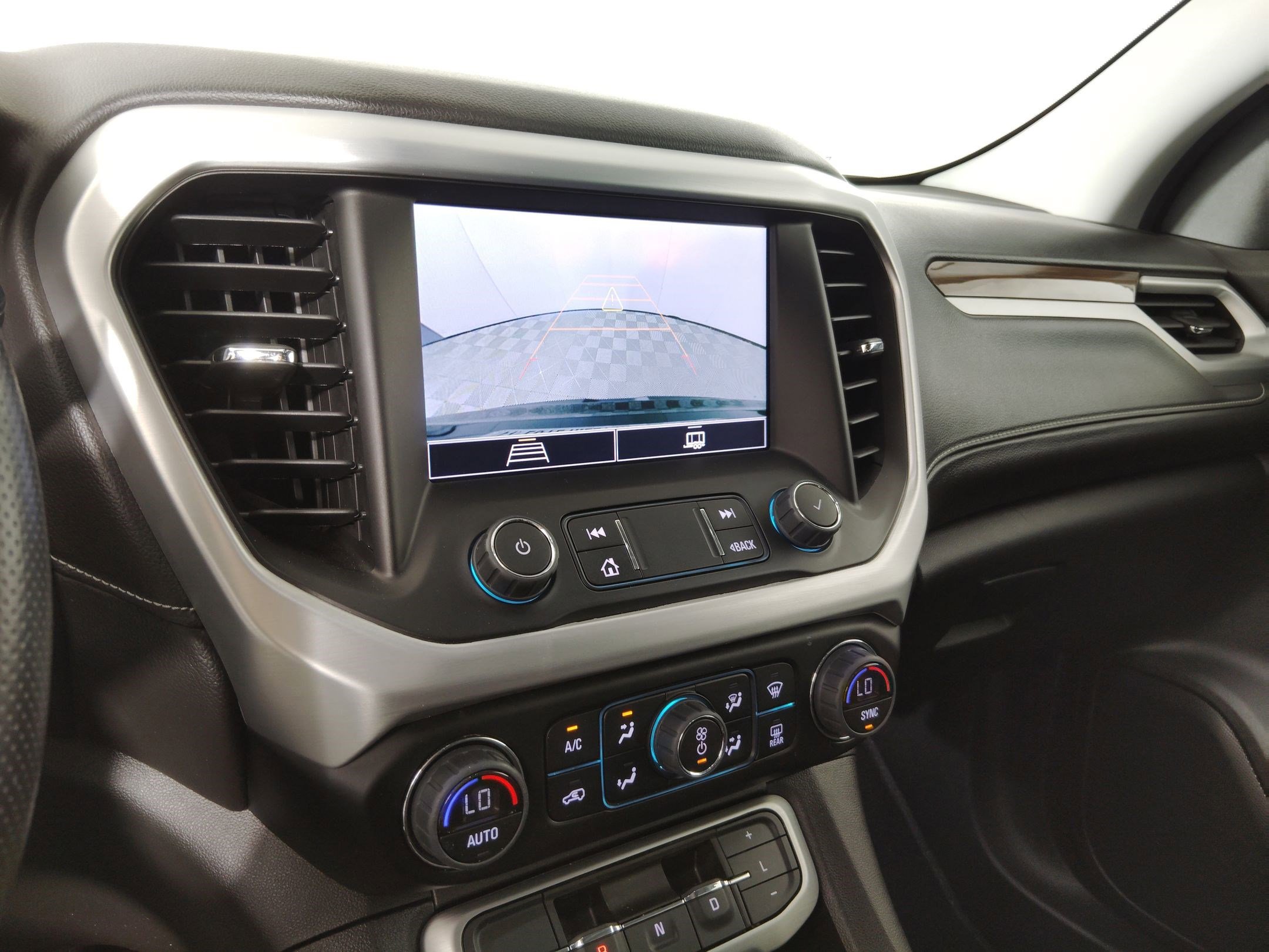 Used 2023 GMC Acadia SLE w/ Driver Convenience Package image 25