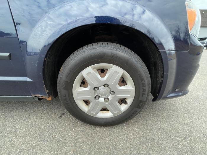 Used 2013 Dodge Grand Caravan American Value Package FWD image 18