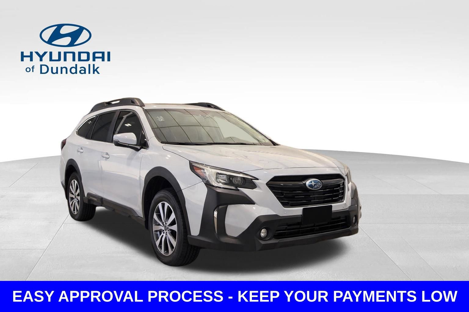 Used 2023 Subaru Outback Premium image 3
