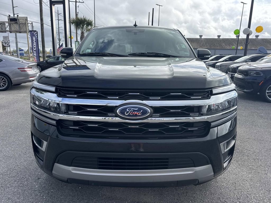 Used 2024 Ford Expedition Limited RWD image 3