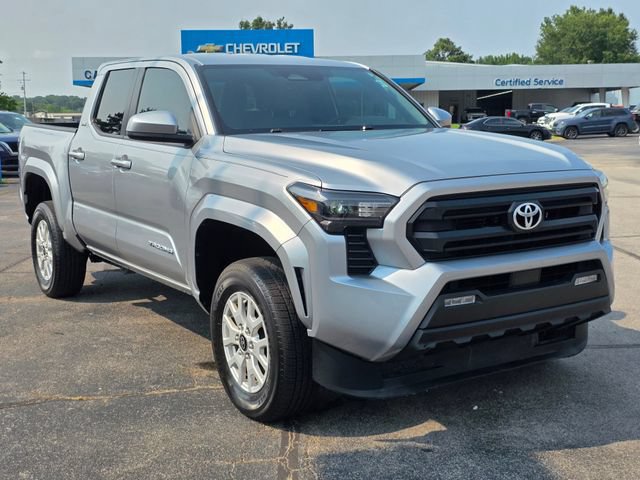 Used 2024 Toyota Tacoma SR5 AWD/4WD image 17