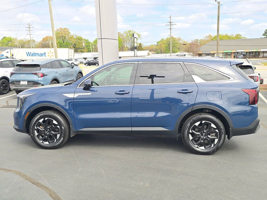 Used 2024 Kia Sorento S w/ Panoramic Sunroof Package image 6