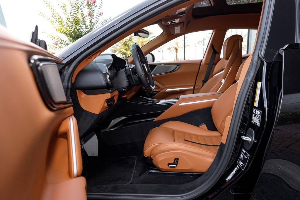 Used 2024 Ferrari Purosangue AWD/4WD image 28
