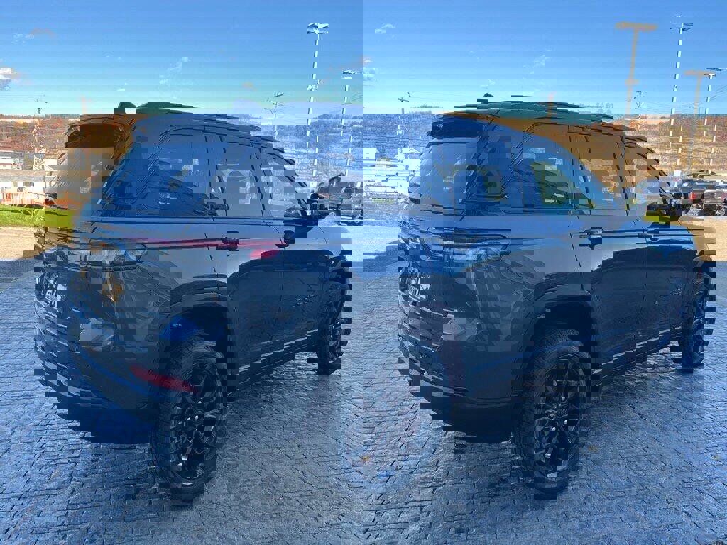 New 2025 Jeep Grand Cherokee Limited image 5