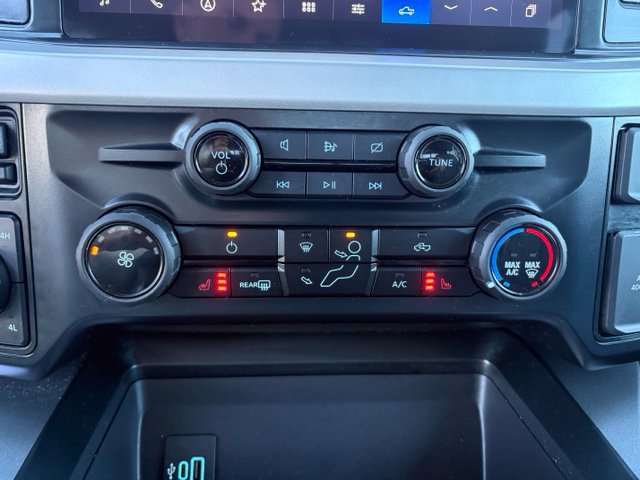 Used 2023 Ford F250 XLT w/ XLT Premium Package AWD/4WD image 36