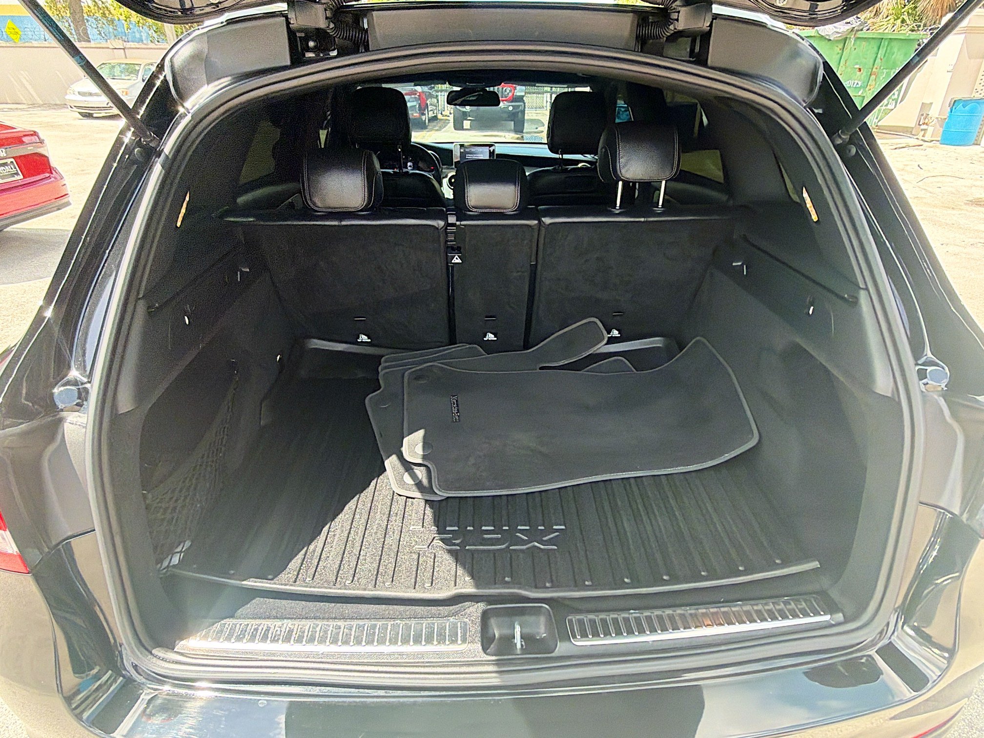 Used 2019 Mercedes-Benz GLC 300 4MATIC image 24