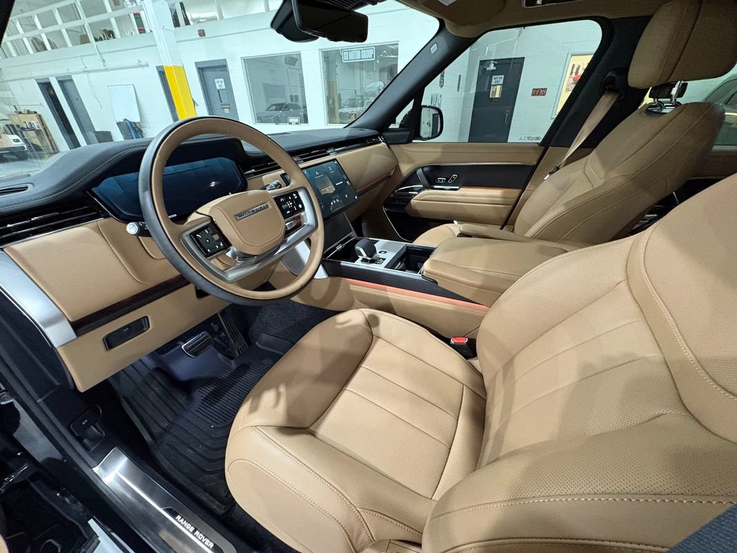 Used 2026 Land Rover Range Rover SE AWD/4WD image 10