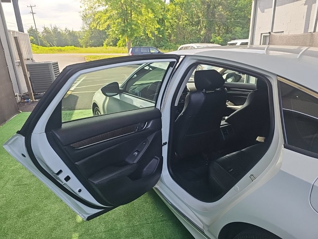Used 2019 Honda Accord Touring image 33