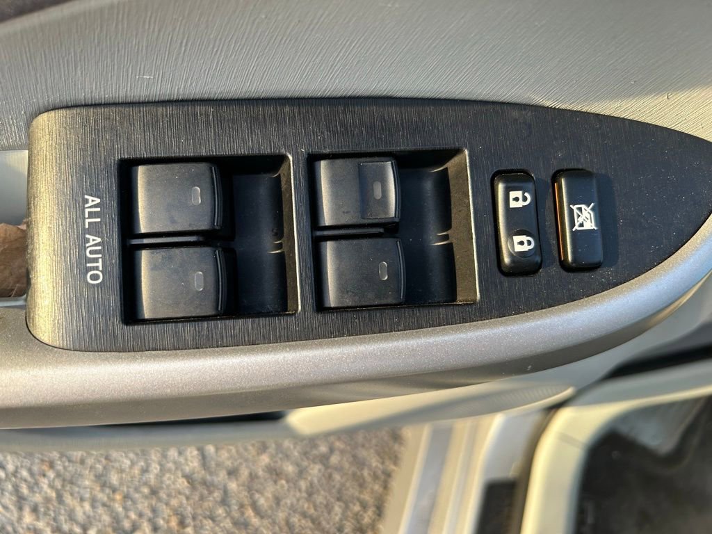 Used 2011 Toyota Prius Two FWD image 17