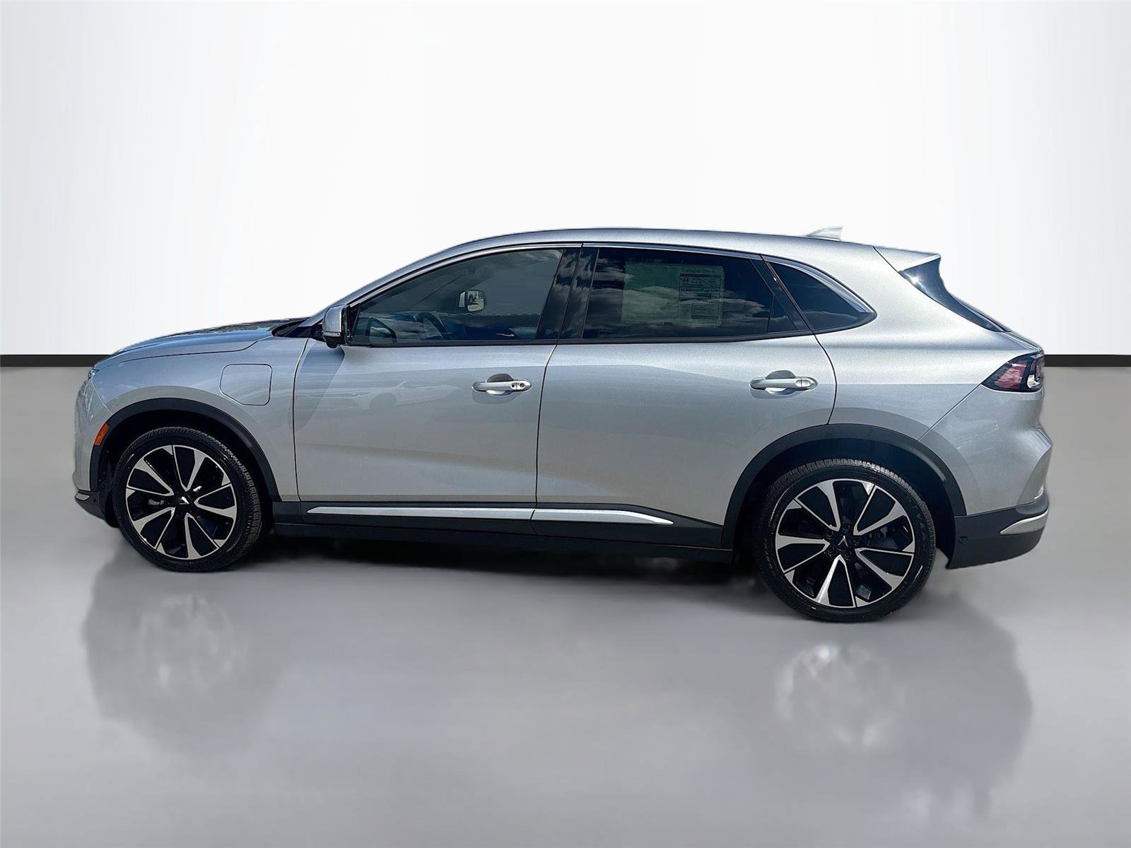 New 2025 VinFast VF 8 Plus image 4