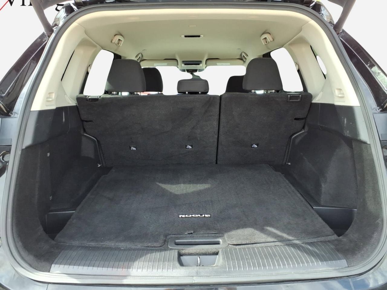 Used 2024 Nissan Rogue SV AWD/4WD image 6