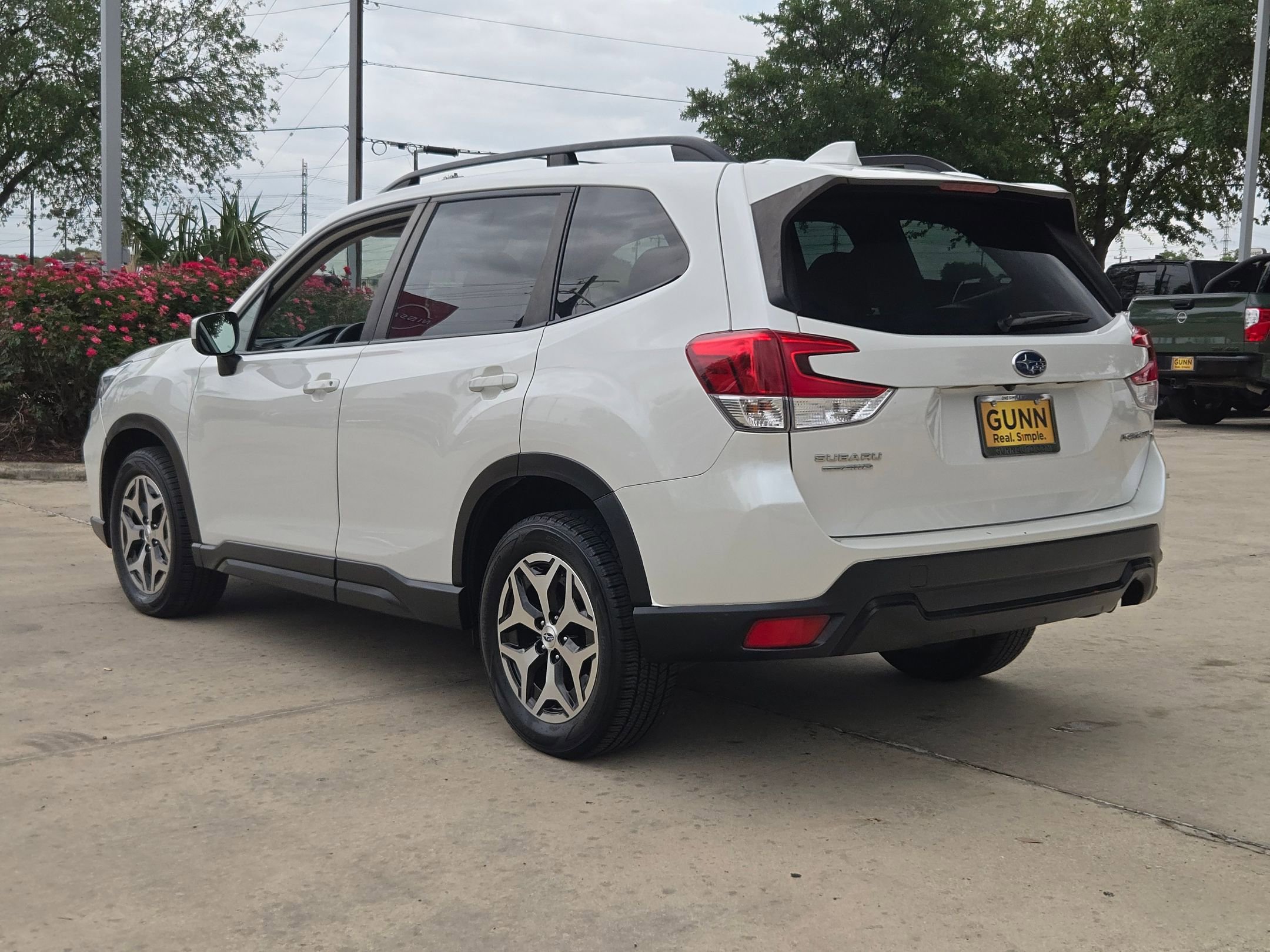 Used 2020 Subaru Forester Premium AWD/4WD image 5