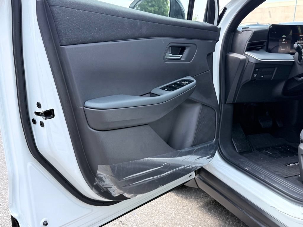 New 2026 Nissan Leaf SV+ w/ Floor Mat Package (SV+) FWD image 20