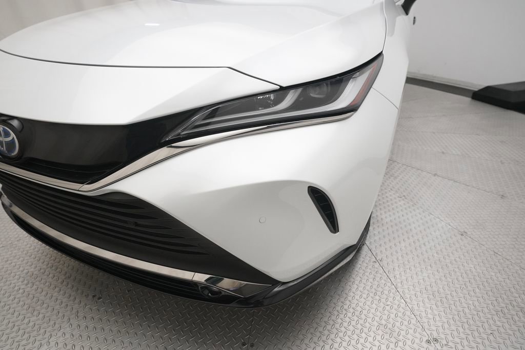 Used 2024 Toyota Venza Nightshade image 23