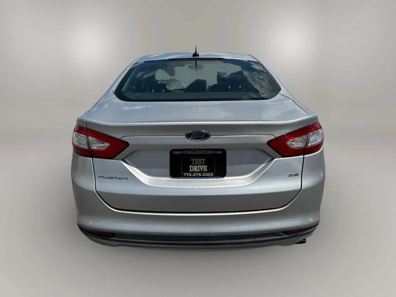 Used 2016 Ford Fusion SE FWD image 10