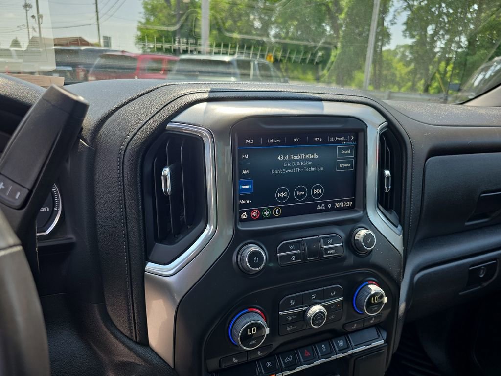 Used 2022 Chevrolet Silverado 1500 LT AWD/4WD image 30