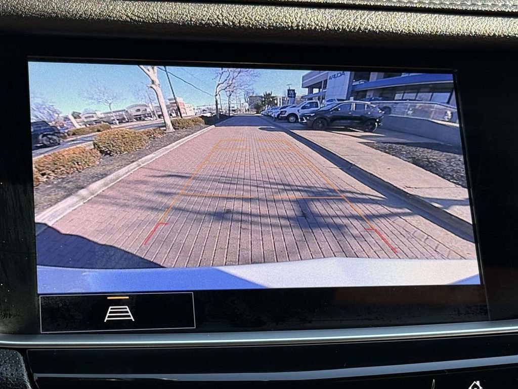 Used 2021 Cadillac XT5 Premium Luxury image 17