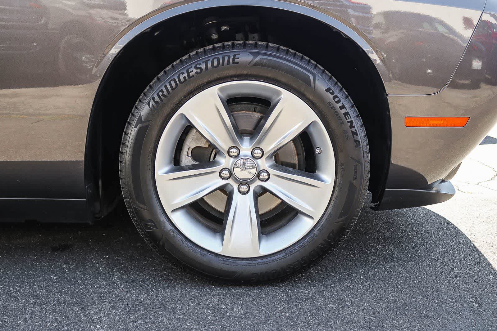 Used 2022 Dodge Challenger SXT RWD image 9