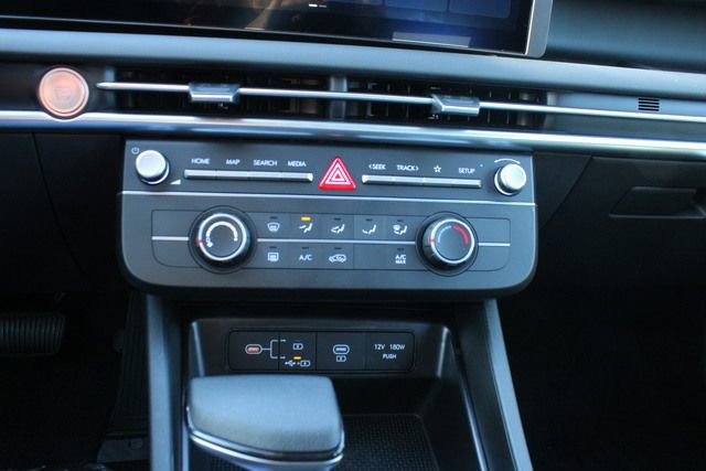 Used 2025 Hyundai Tucson SE AWD/4WD image 22