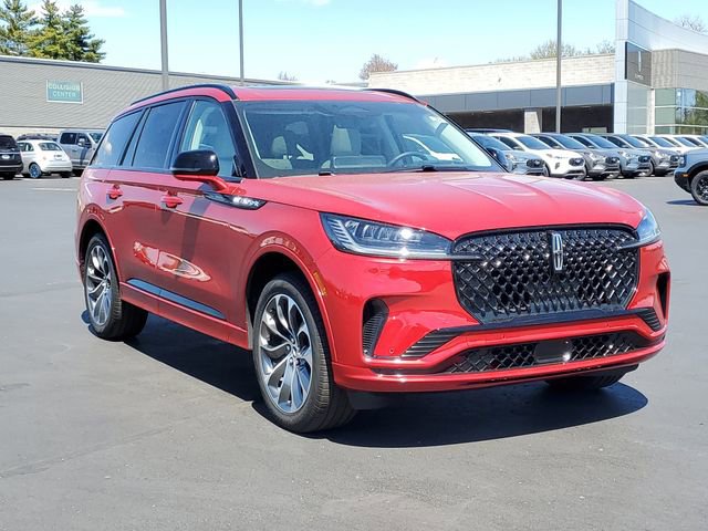 New 2025 Lincoln Aviator AWD w/ Jet Appearance Package image 2