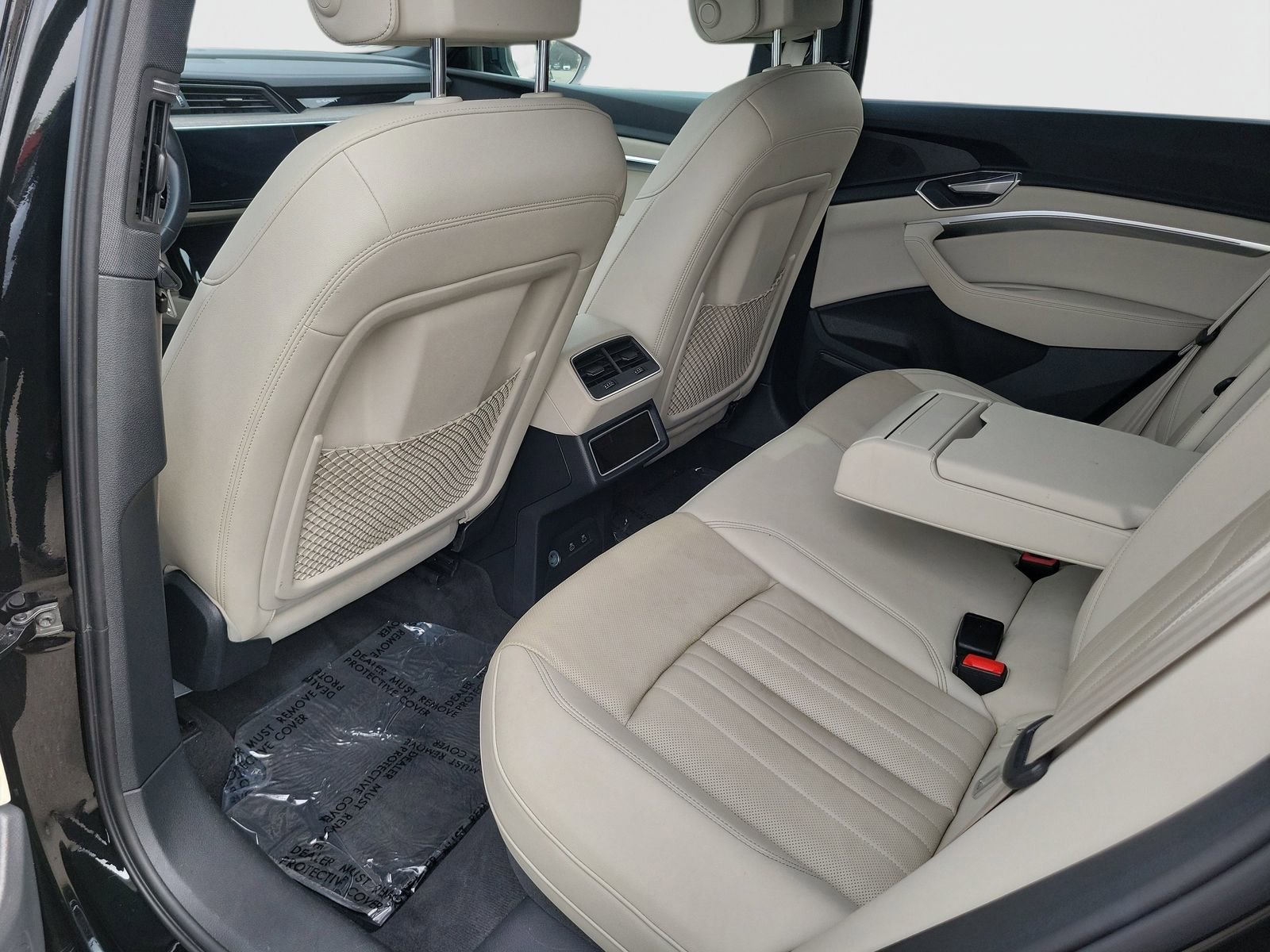 Used 2024 Audi Q8 e-tron Premium Plus w/ Premium Plus Package image 14