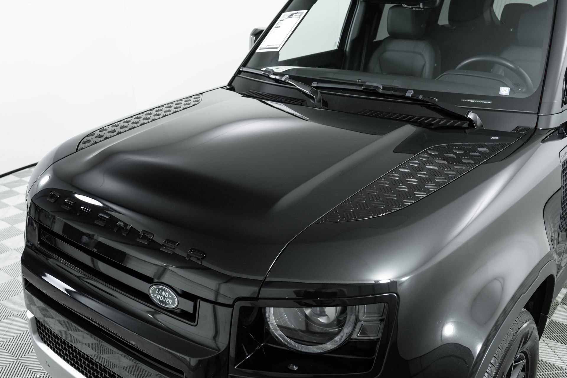 Used 2025 Land Rover Defender 110 S image 51