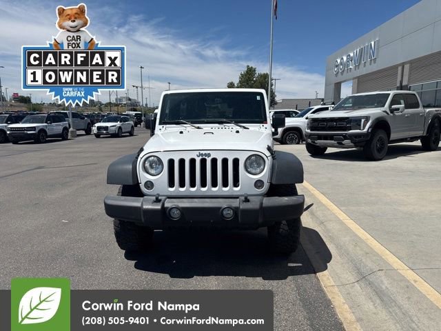 Used 2015 Jeep Wrangler Unlimited Rubicon w/ Connectivity Group AWD/4WD image 2