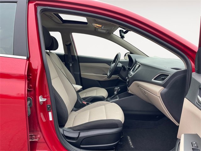 Used 2022 Hyundai Accent Limited image 15