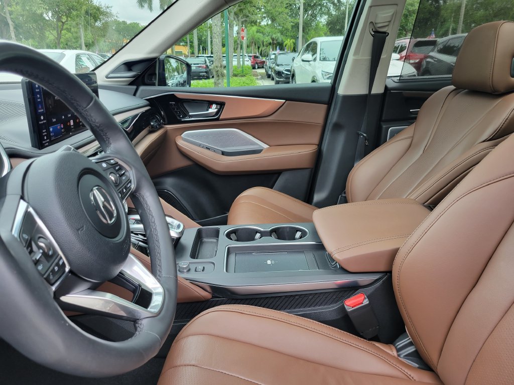 Used 2025 Acura MDX w/ Technology Package FWD image 17