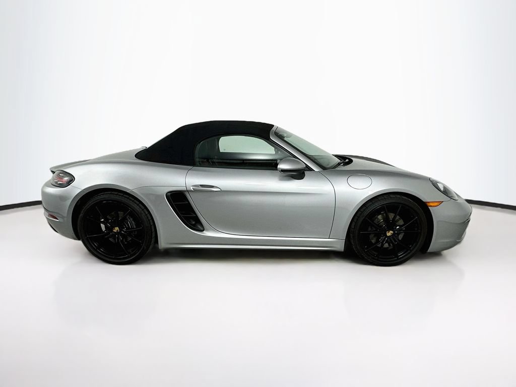 Used 2017 Porsche 718 Boxster RWD image 5