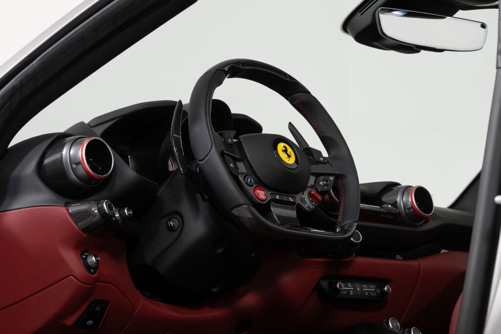 Used 2022 Ferrari 812 GTS image 31